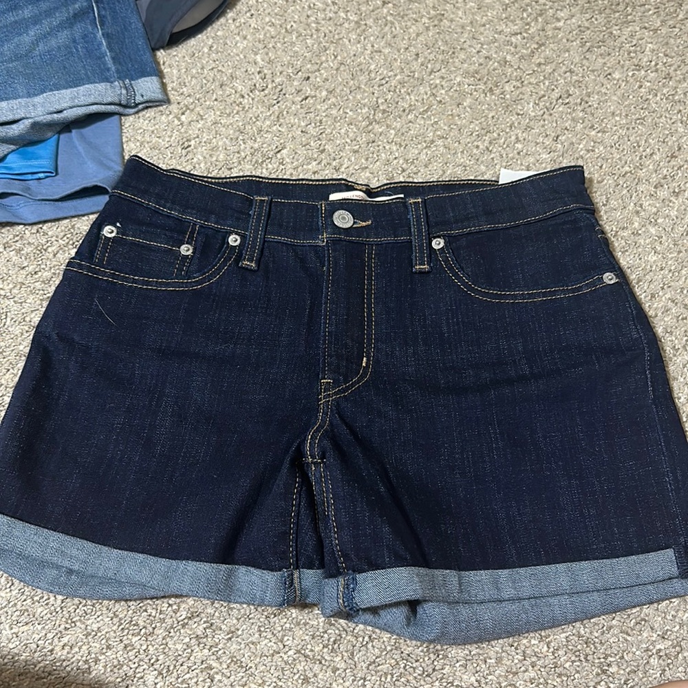 New Levi’s mid length shorts.